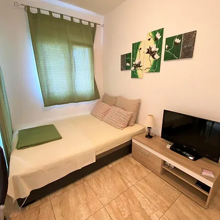 Apartment Happy Days
