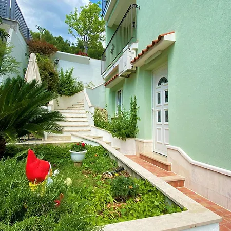 Happy Days Apartment *