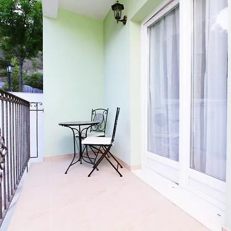 Apartment Happy Days *