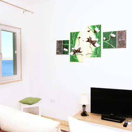 Happy Days Apartment *