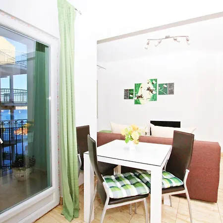 Apartment Happy Days