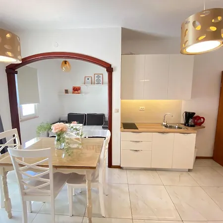 Happy Days Apartment *